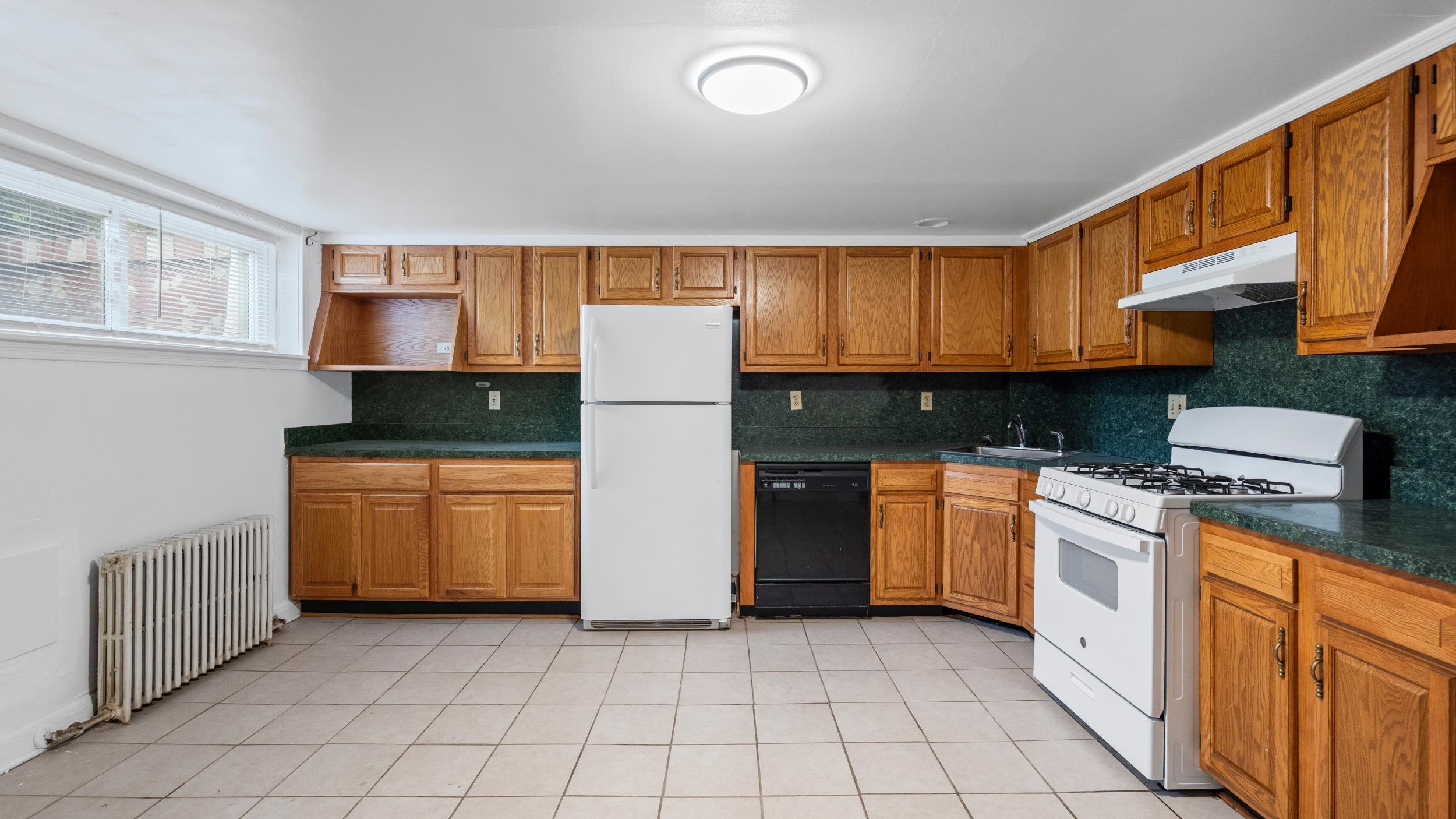 Lower unit kitchen
